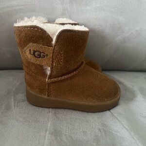 Ugg boots infant size 2/3